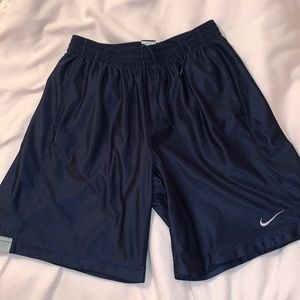Nike Mens basketball shorts L